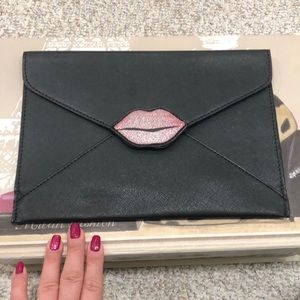 Glitter lip envelope clutch
